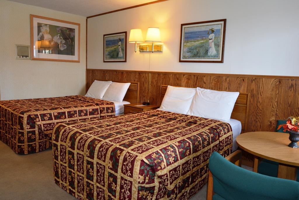 Viking Motel Lindsborg Δωμάτιο φωτογραφία