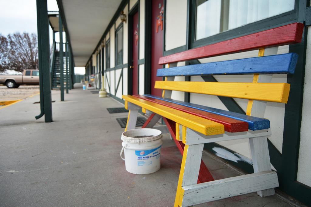 Viking Motel Lindsborg Εξωτερικό φωτογραφία