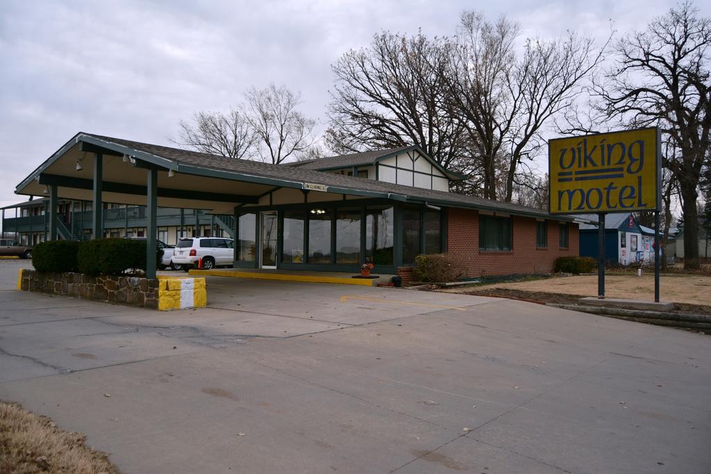 Viking Motel Lindsborg Εξωτερικό φωτογραφία