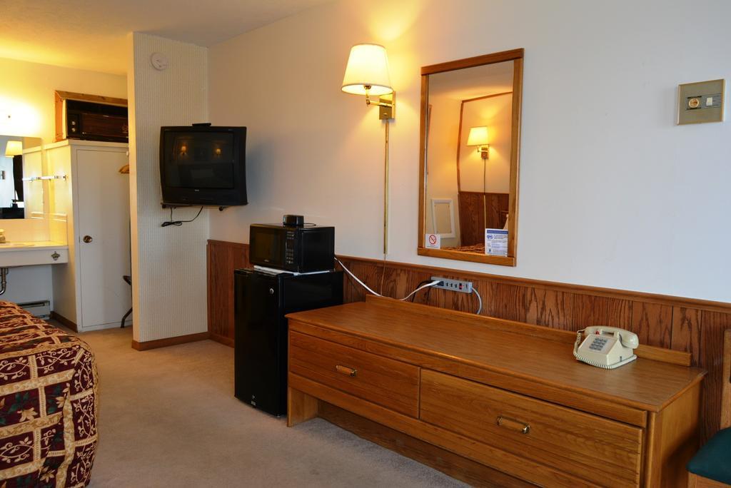 Viking Motel Lindsborg Δωμάτιο φωτογραφία