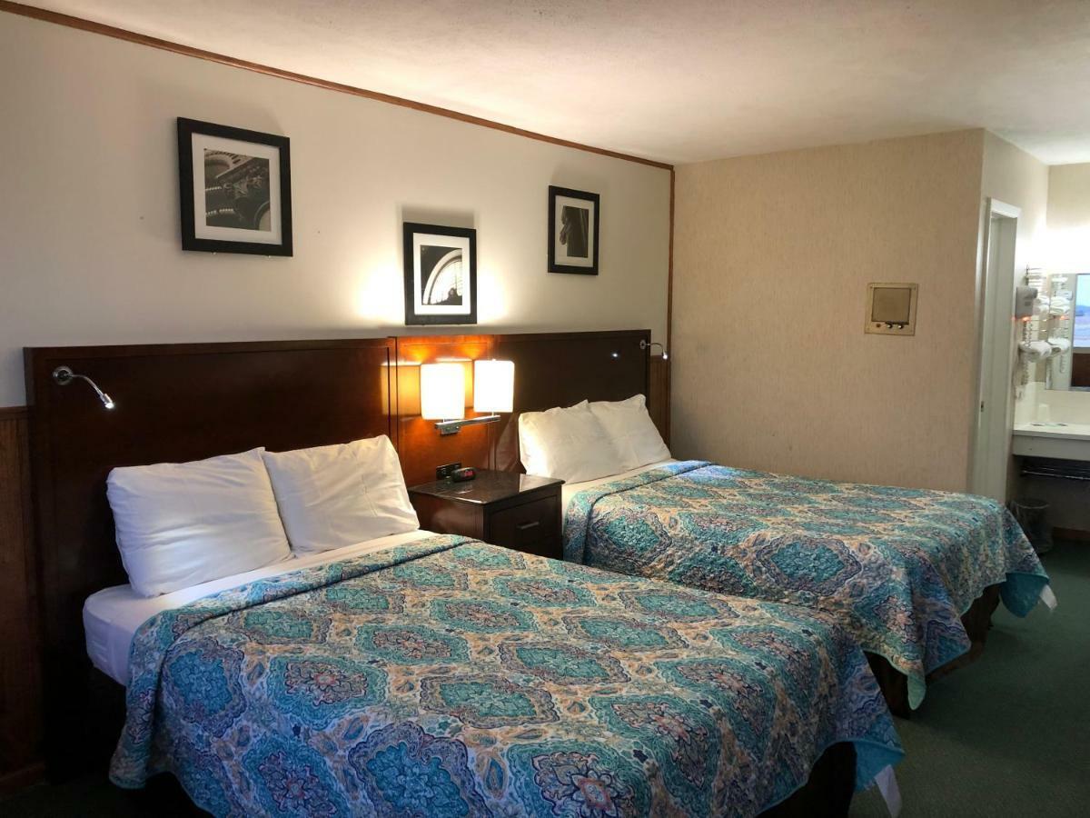Viking Motel Lindsborg Εξωτερικό φωτογραφία